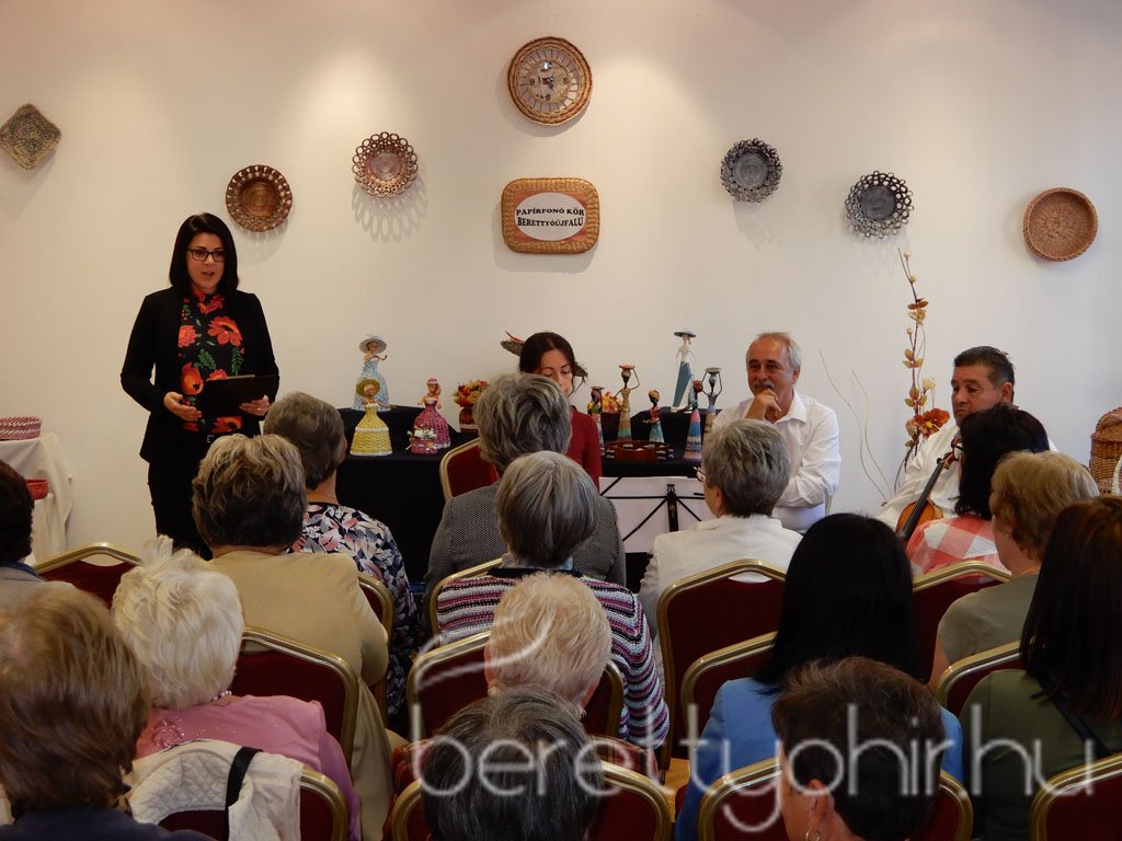 A berettyóújfalui papírfonó kör kiállítása 20